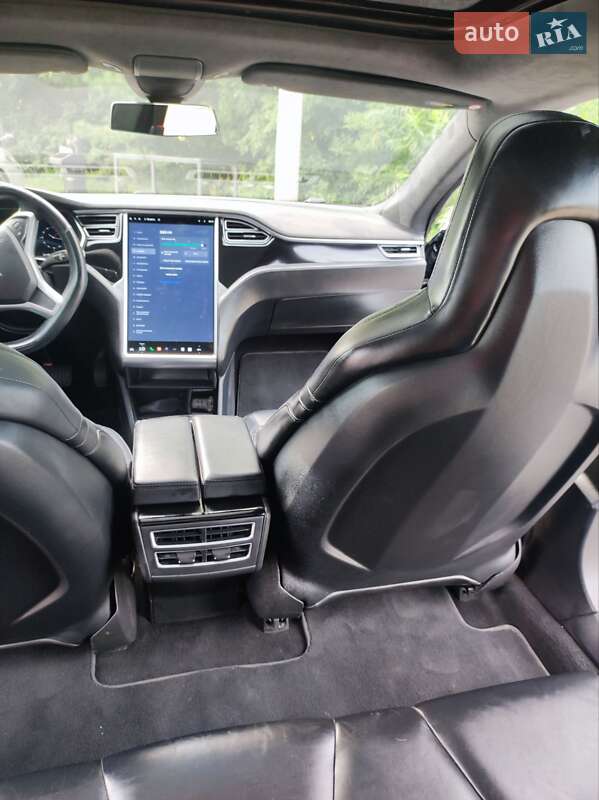 Лифтбек Tesla Model S 2015 в Сумах