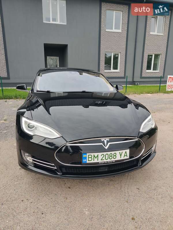 Ліфтбек Tesla Model S 2015 в Києві