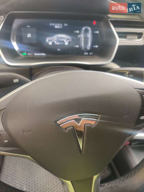 Ліфтбек Tesla Model S 2015 в Києві