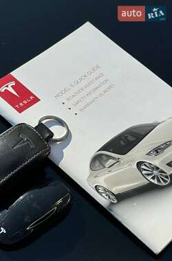 Лифтбек Tesla Model S 2015 в 
