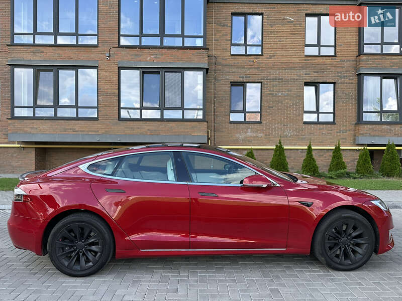 Лифтбек Tesla Model S 2018 в Житомире