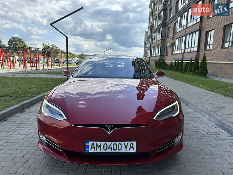 Ліфтбек Tesla Model S 2018 в Житомирі