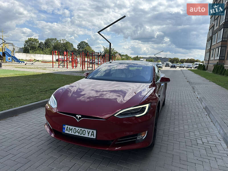 Лифтбек Tesla Model S 2018 в Житомире