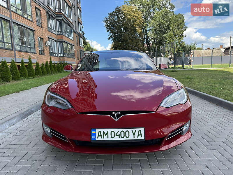 Лифтбек Tesla Model S 2018 в Житомире
