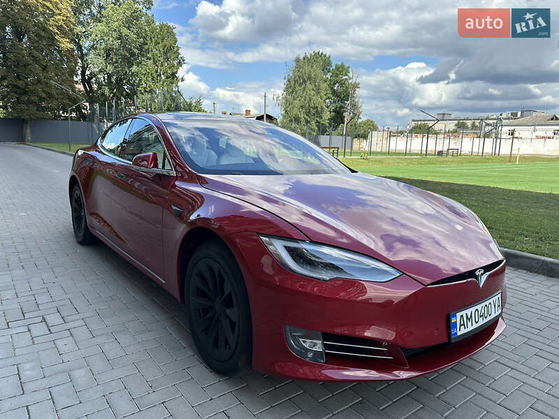 Лифтбек Tesla Model S 2018 в Житомире