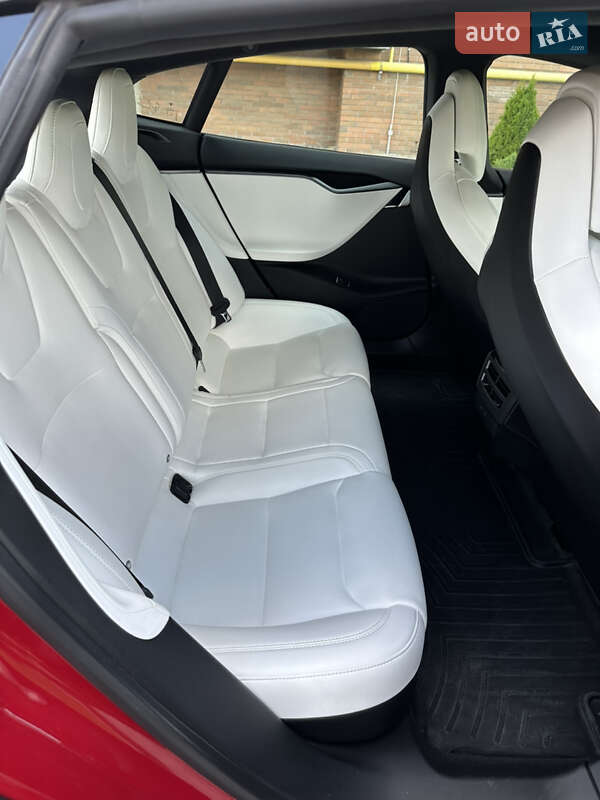 Ліфтбек Tesla Model S 2018 в Житомирі
