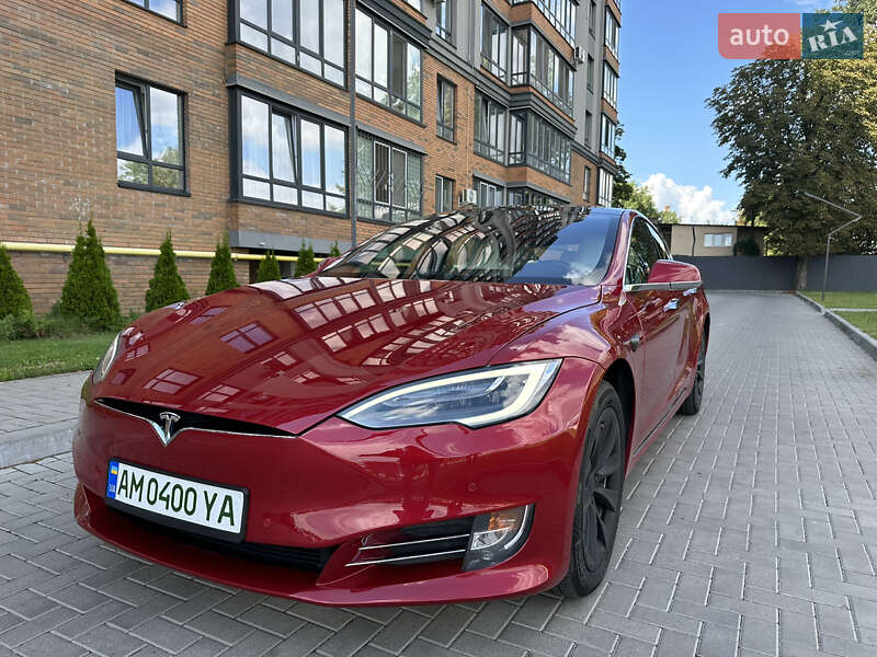 Лифтбек Tesla Model S 2018 в Житомире
