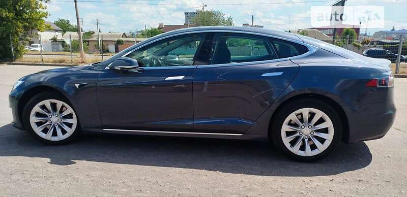 Ліфтбек Tesla Model S 2018 в Харкові