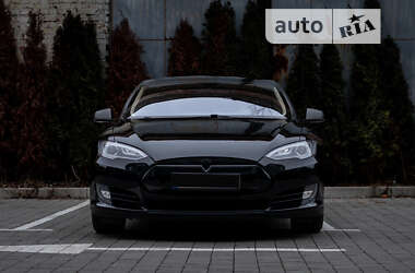 Ліфтбек Tesla Model S 2014 в Львові