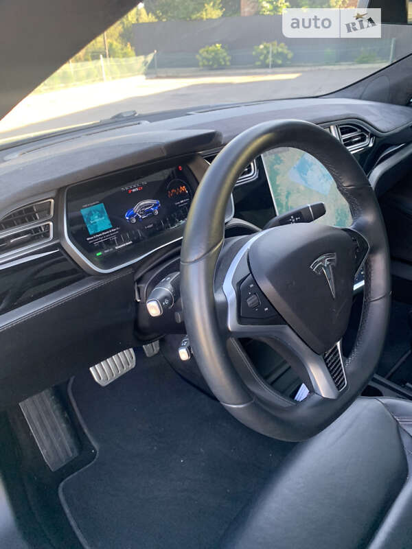 Ліфтбек Tesla Model S 2015 в Івано-Франківську