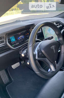 Ліфтбек Tesla Model S 2015 в 