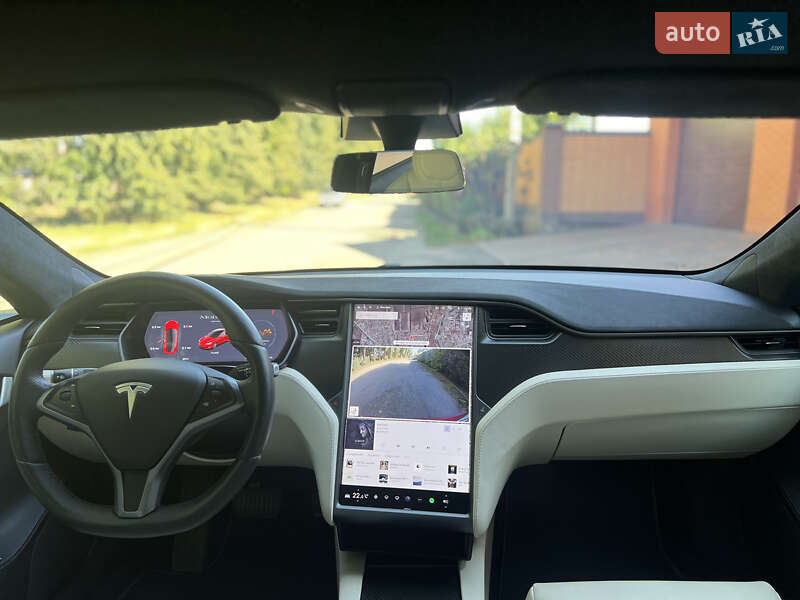 Лифтбек Tesla Model S 2019 в Виннице