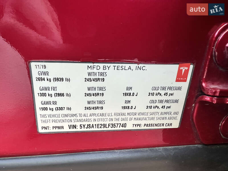 Лифтбек Tesla Model S 2019 в Виннице