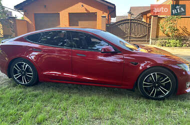 Лифтбек Tesla Model S 2019 в Виннице