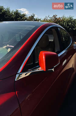 Ліфтбек Tesla Model S 2017 в 