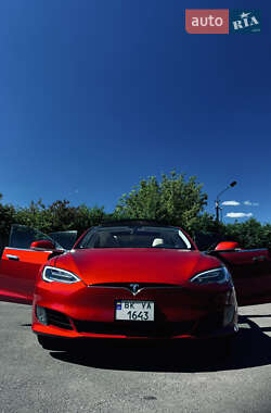 Ліфтбек Tesla Model S 2017 в 