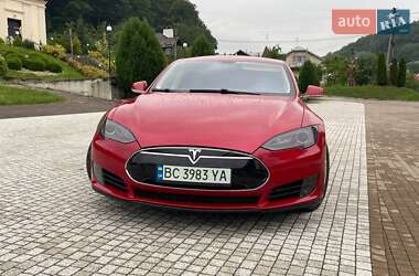 Лифтбек Tesla Model S 2013 в 