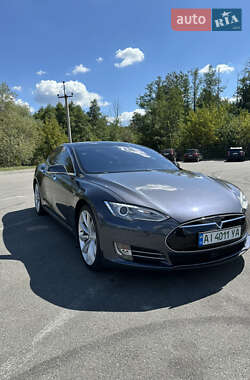 Лифтбек Tesla Model S 2015 в 