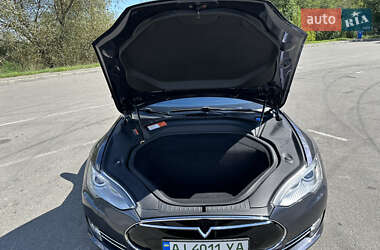 Лифтбек Tesla Model S 2015 в Бородянке