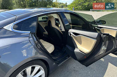 Лифтбек Tesla Model S 2015 в Бородянке