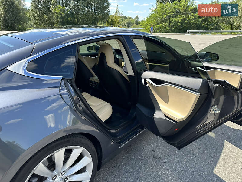 Лифтбек Tesla Model S 2015 в Бородянке