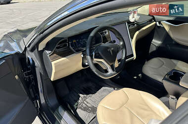 Лифтбек Tesla Model S 2015 в 