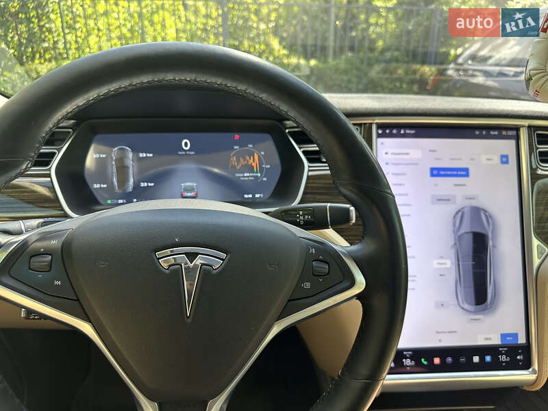 Лифтбек Tesla Model S 2015 в Бородянке