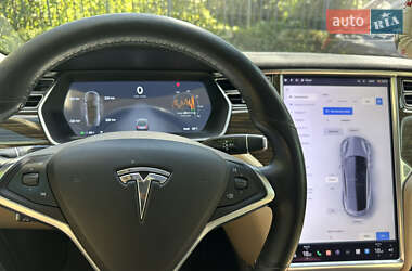 Лифтбек Tesla Model S 2015 в 
