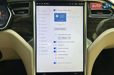 Лифтбек Tesla Model S 2015 в 