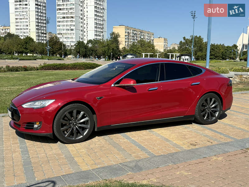 Ліфтбек Tesla Model S 2013 в Одесі