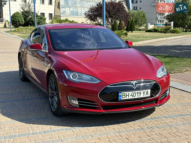 Ліфтбек Tesla Model S 2013 в Одесі