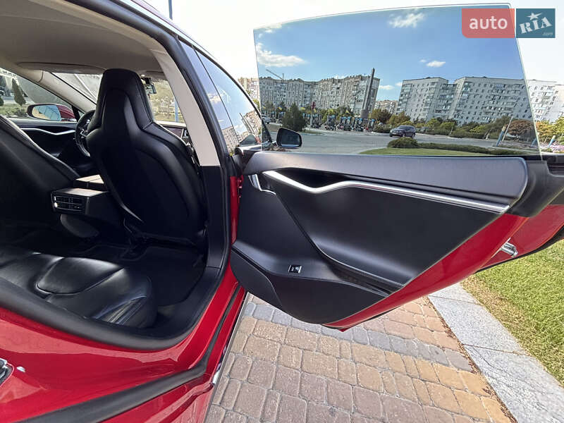 Ліфтбек Tesla Model S 2013 в Одесі