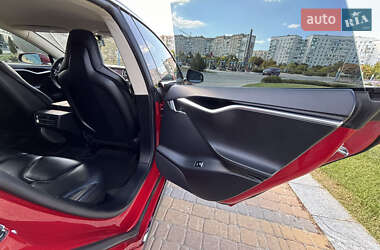 Лифтбек Tesla Model S 2013 в 