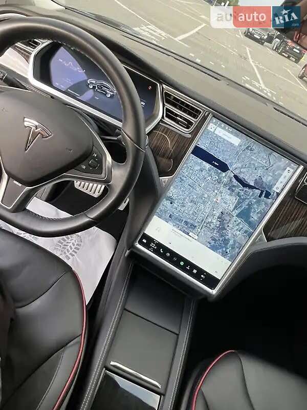 Лифтбек Tesla Model S 2014 в Львове