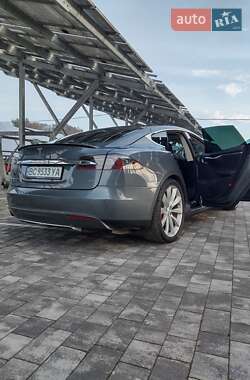 Лифтбек Tesla Model S 2014 в Львове