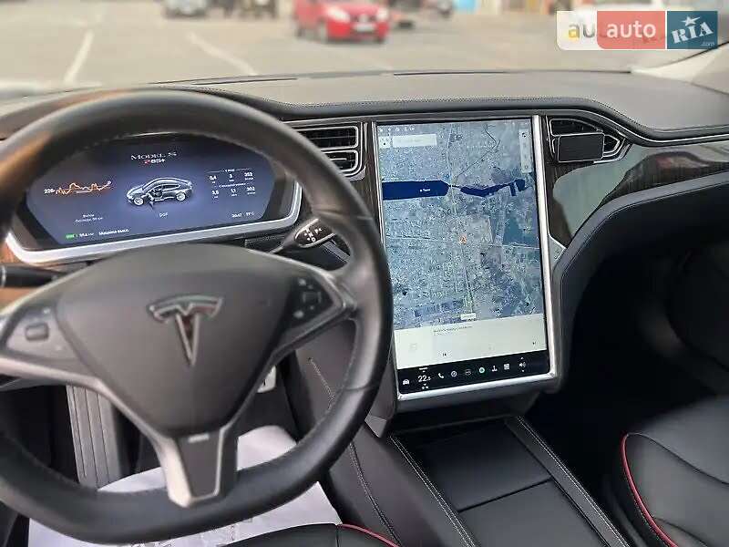 Лифтбек Tesla Model S 2014 в Львове