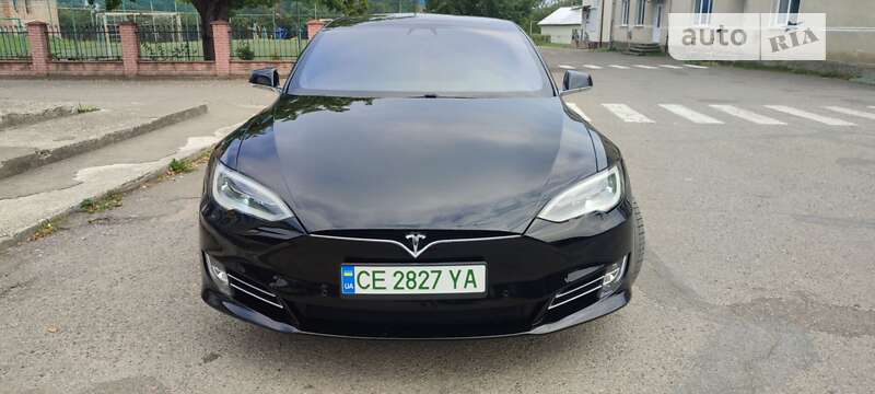 Ліфтбек Tesla Model S 2018 в Косові