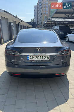 Лифтбек Tesla Model S 2016 в 