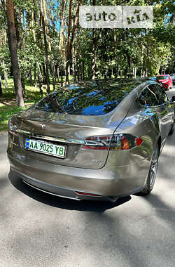 Ліфтбек Tesla Model S 2016 в Києві