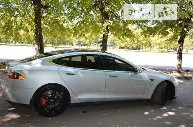 Ліфтбек Tesla Model S 2014 в Житомирі