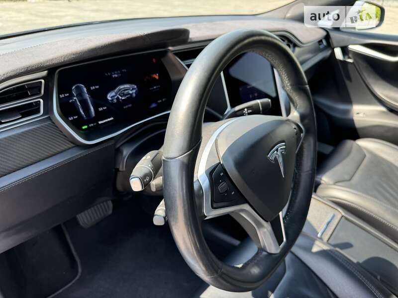 Ліфтбек Tesla Model S 2017 в Дніпрі фото 12 Ліфтбек Tesla Model S 2017 в Дніпрі