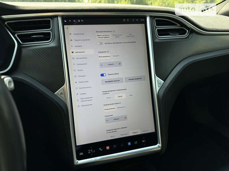 Ліфтбек Tesla Model S 2017 в Дніпрі фото 34 Ліфтбек Tesla Model S 2017 в Дніпрі