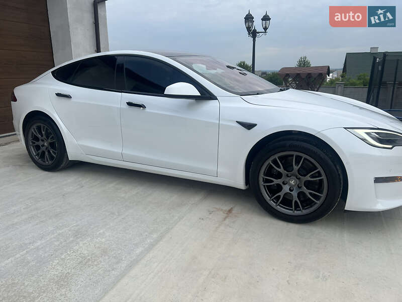 Лифтбек Tesla Model S 2021 в Золочеве