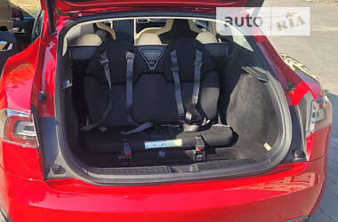 Лифтбек Tesla Model S 2013 в 