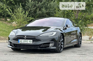 Ліфтбек Tesla Model S 2017 в Дніпрі