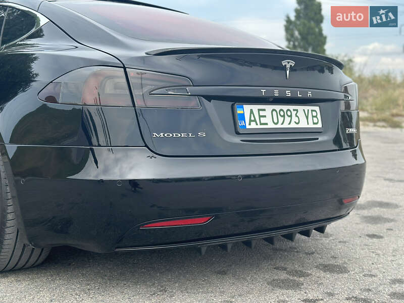 Лифтбек Tesla Model S 2017 в Днепре