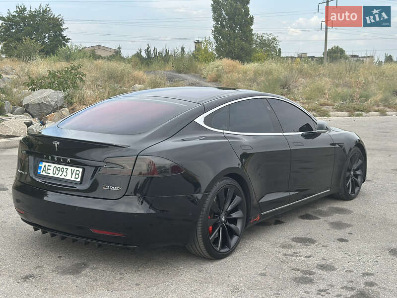 Лифтбек Tesla Model S 2017 в Днепре