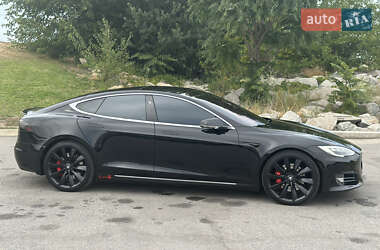 Лифтбек Tesla Model S 2017 в Днепре