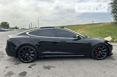 Ліфтбек Tesla Model S 2017 в Дніпрі