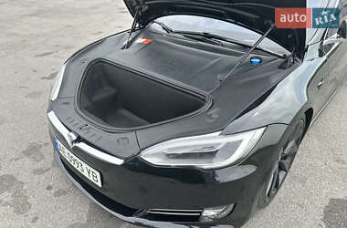 Лифтбек Tesla Model S 2017 в Днепре